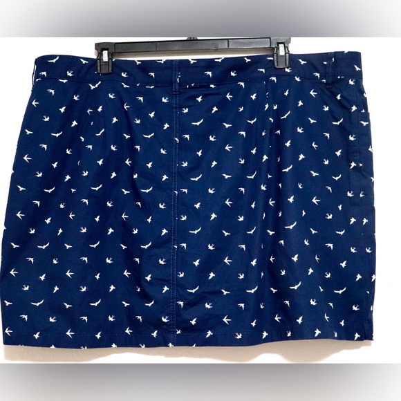 St. John's Bay Dresses & Skirts - St Johns Bay NWT Skort Womens Plus Size 24W Navy Blue Bird Print 2 Side Pockets